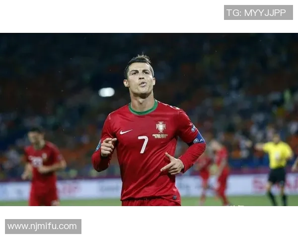 马丁内斯的传奇之路:从青涩球员到世界足球巨星的蜕变与荣耀